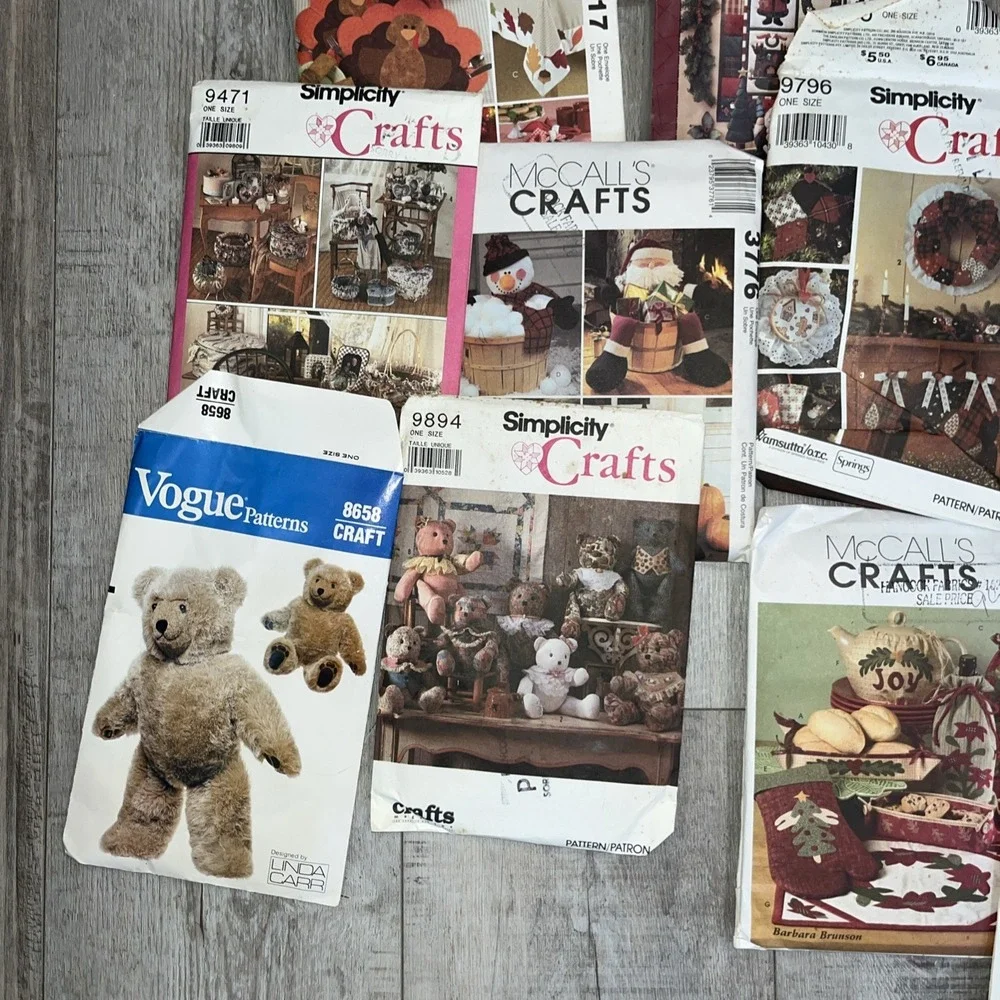 Lot‎ of 17 Vintage Craft Sewing Patterns Bears + Holidays + Farmhouse